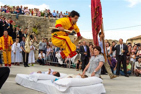 strange cultural traditions|20 Weird, Funny Or Unusual Traditions Around The .